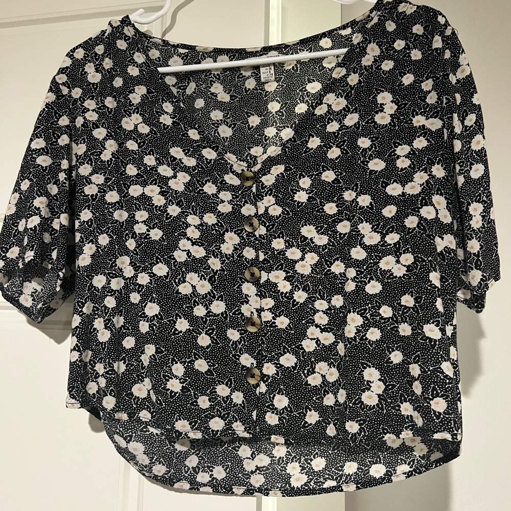 Amuse, size small crop
